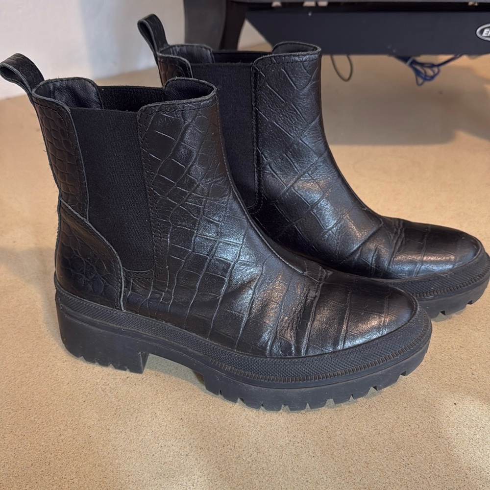 Lucky Branch Chelsea Boots